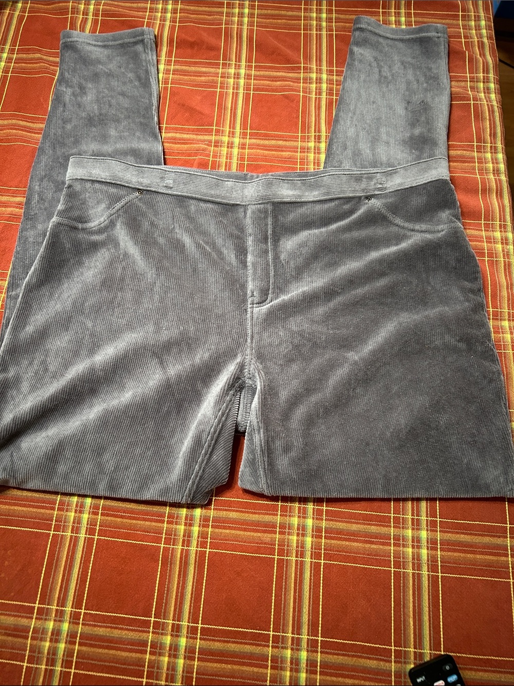 HUE Corduroy Leggings Two Back Pockets 2 Faux Front Pockets EUC Worn Once XL